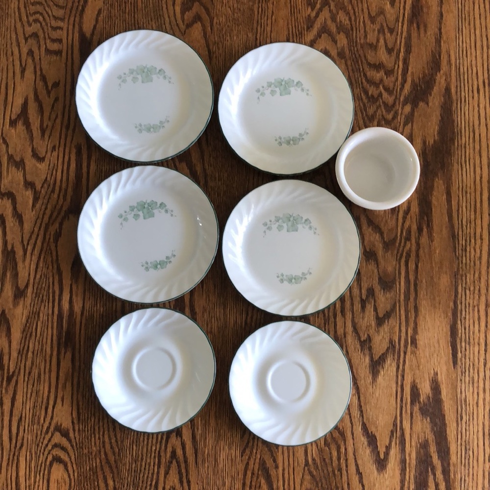 Vtg Correlle 7 pc Green Ivy